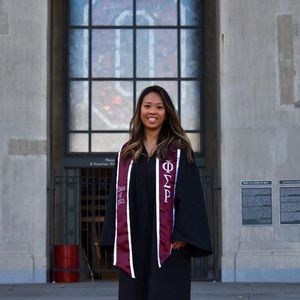 Meet your Posher, Olivia